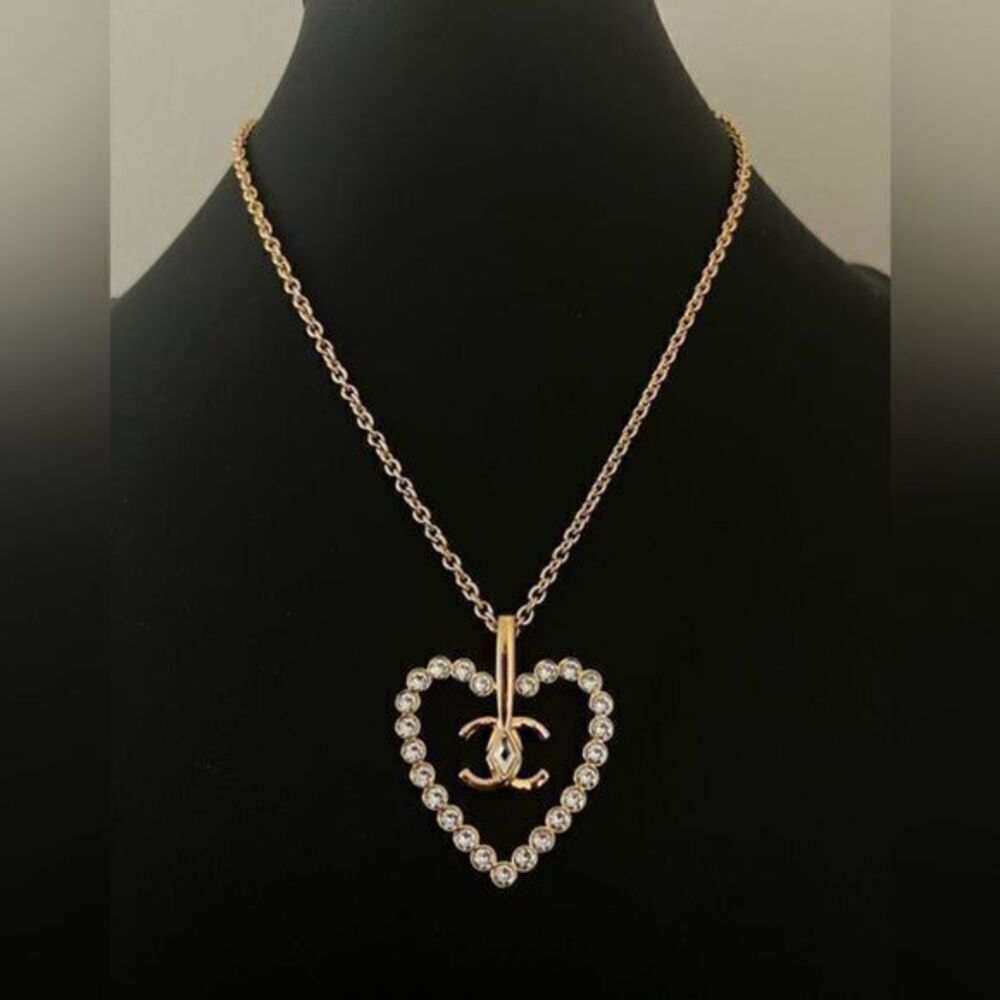 CHANEL• DUBAI BLING FAME• BNIB GHW Crystal Necklace